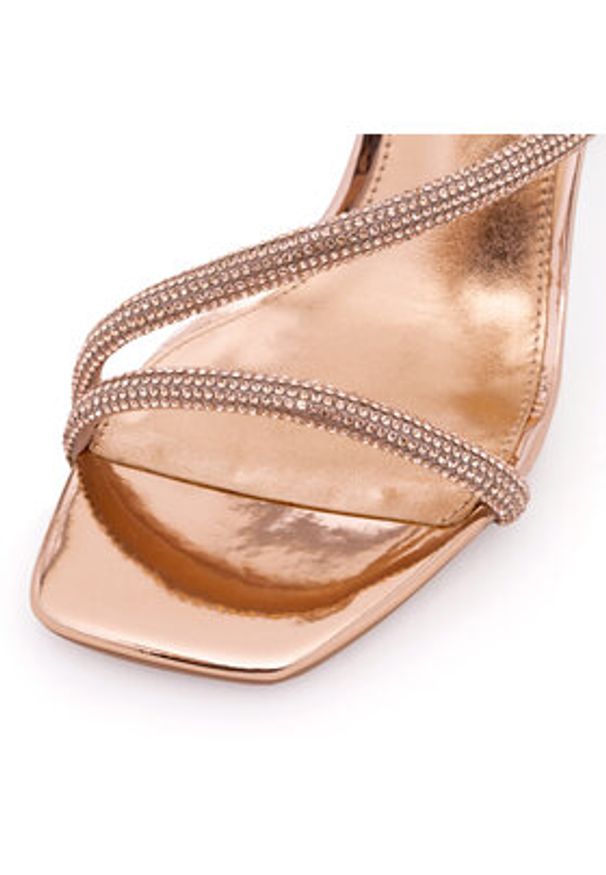 Nine West Sandały WFA2675-1 Złoty. Kolor: złoty. Materiał: syntetyk