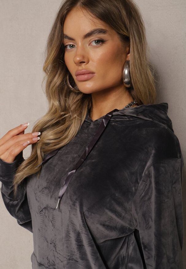 Renee - Ciemnoszary Komplet Dresowy z Dodatkiem Bawełny Spodnie z Gumką w Pasie Bluza z Kapturem Reseria. Kolor: szary. Materiał: dresówka, bawełna