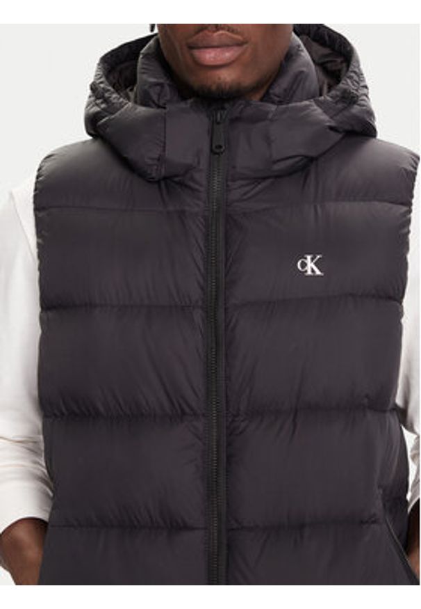 Calvin Klein Jeans Bezrękawnik LV04RD531G Czarny Regular Fit. Kolor: czarny. Materiał: syntetyk. Długość rękawa: bez rękawów