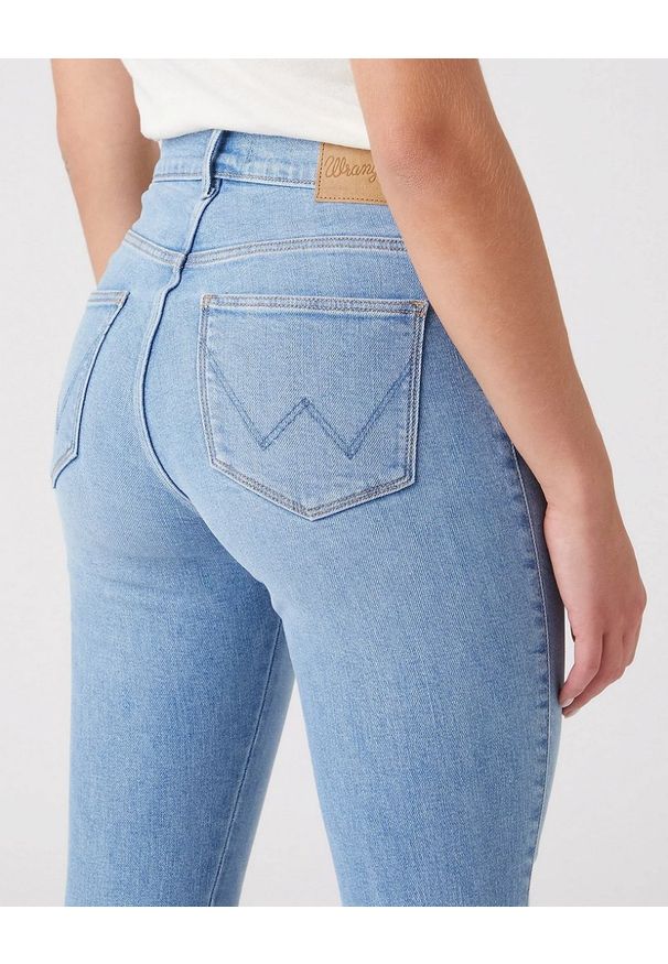 Wrangler - WRANGLER HIGH RISE SKINNY DAMSKIE SPODNIE JEANSOWE FORKEEPS W27HXRW18 112319156