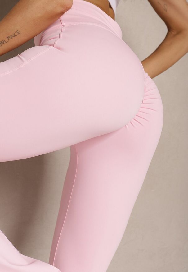 Renee - Różowe Legginsy Dzwony High Waist Orruvana. Okazja: na co dzień. Stan: podwyższony. Kolor: różowy. Materiał: tkanina. Styl: sportowy, casual
