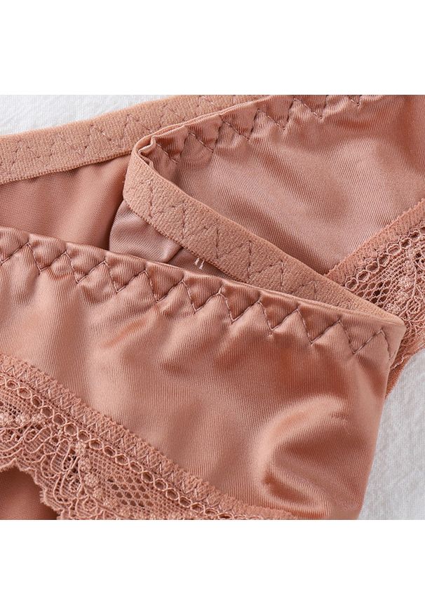 Intica - Figi damskie z koronką eleganckie i wygodne Shakuntala. Kolor: beżowy. Materiał: koronka. Wzór: koronka