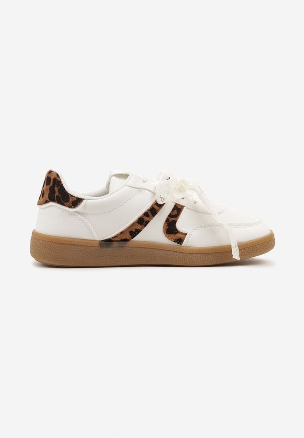Born2be - Białe Sneakersy w Stylu Klasycznych Tenisówek z Odpinaną Kokardką Korimarela. Okazja: na co dzień, na imprezę. Kolor: biały. Materiał: jeans, dzianina