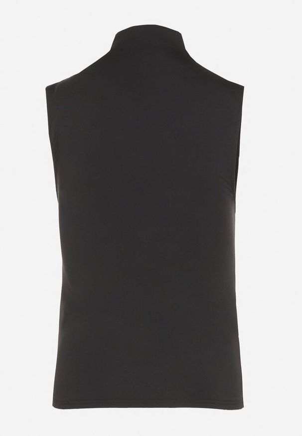 Born2be - Czarny Top o Kopertowym Fasonie z Marszczeniami Izadora. Okazja: na spotkanie biznesowe, do pracy. Kolor: czarny. Materiał: wiskoza. Styl: biznesowy, klasyczny