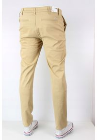 Wrangler - WRANGLER CHINO MĘSKIE SPODNIE MATERIAŁOWE SAND BEIGE W12CW358N 112126259. Materiał: materiał #7