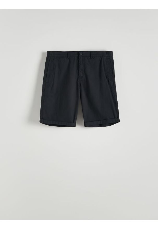 Reserved - Szorty chino regular - czarny. Kolor: czarny. Materiał: tkanina, bawełna
