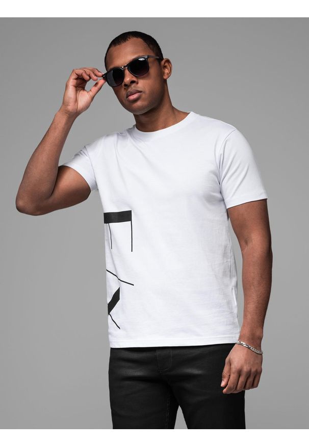 Ombre Clothing - Koszulka męska z bawełnianego jerseyu z dużym bocznym napisem – biała V2 OM-TSPT-0213 - XXL. Okazja: na co dzień. Kolor: biały. Materiał: bawełna, jersey. Wzór: napisy. Styl: klasyczny, sportowy, casual