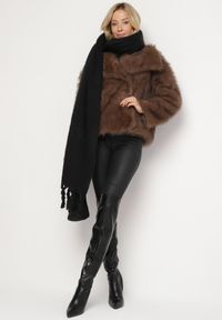Born2be - Brązowa Kurtka Futerko z Szerokim Kołnierzem Vertilira. Okazja: na co dzień. Kolor: brązowy. Materiał: futro. Sezon: zima. Styl: elegancki, casual, klasyczny, wizytowy #6