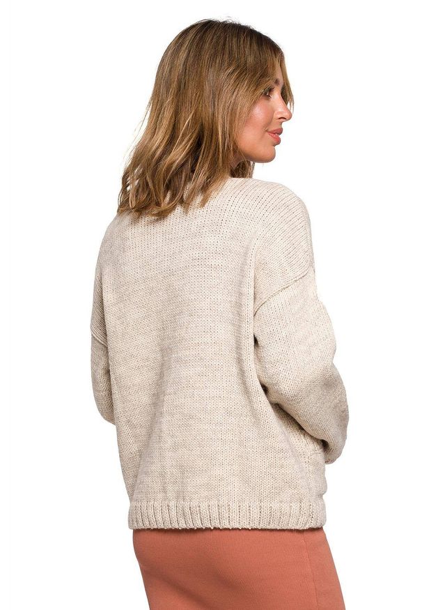BE Knit - Krótki kardigan z wełną zapinany na guziki. Materiał: wełna. Długość: krótkie. Sezon: jesień