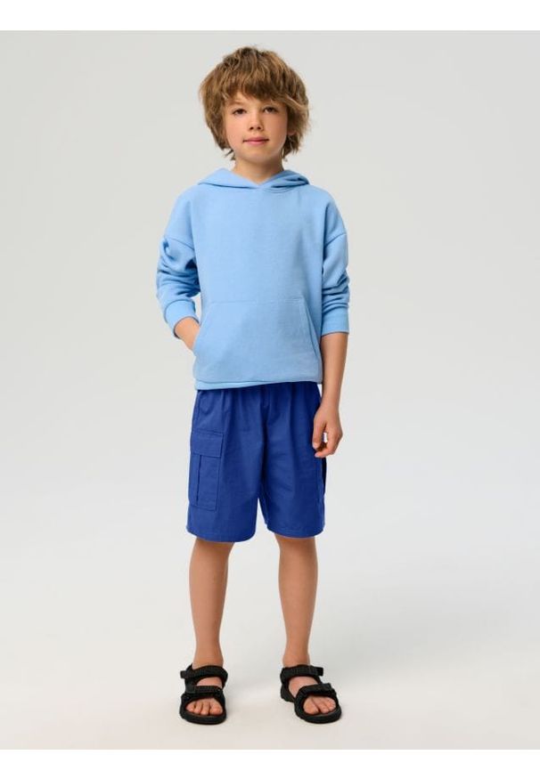 Sinsay - Szorty cargo z elastyczną gumą w pasie - niebieski. Kolor: niebieski. Materiał: guma