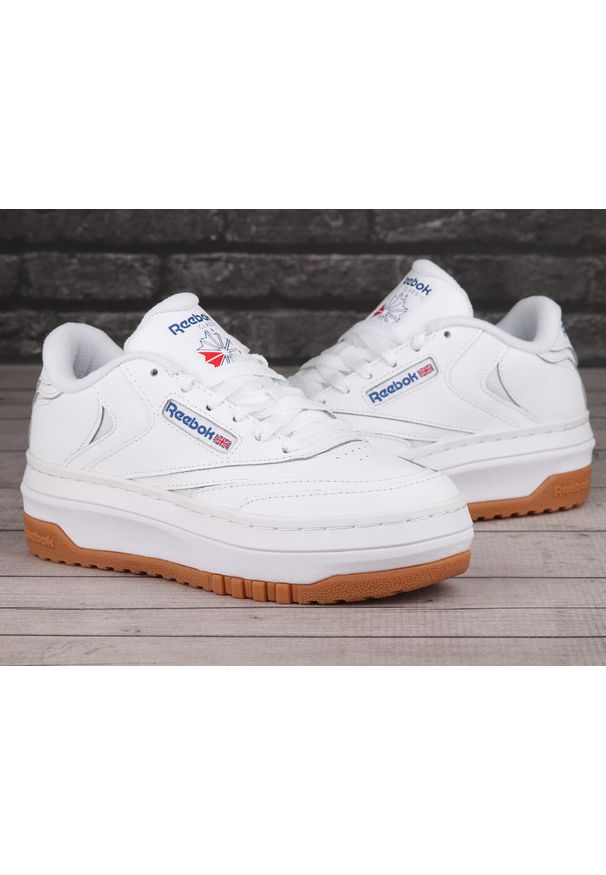 Buty sportowe damskie snekersy Reebok CLUB C EXTRA. Kolor: biały, wielokolorowy, niebieski, brązowy. Model: Reebok Club