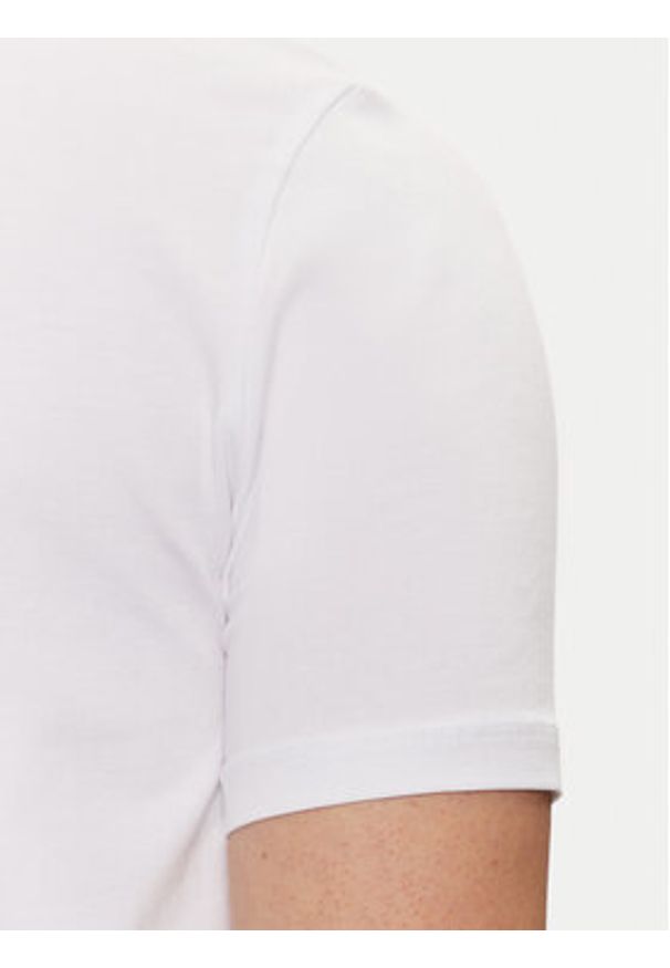 Karl Lagerfeld - KARL LAGERFELD T-Shirt 755087 551235 Biały Regular Fit. Typ kołnierza: dekolt w karo. Kolor: biały. Materiał: bawełna