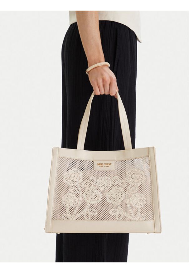 Nine West Torebka CEO-Wall Street Glow-KY319 Beżowy. Kolor: beżowy. Styl: street