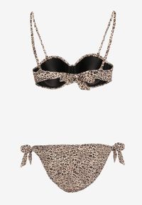 Born2be - Ciemnobeżowe Dwuczęściowe Bikini Góra z Regulowanymi Ramiączkami Ozdobiona Metalową Klamrą Dół Majtki Typu Figi Wiązane po Bokach Zelmarie. Kolor: beżowy. Wzór: aplikacja