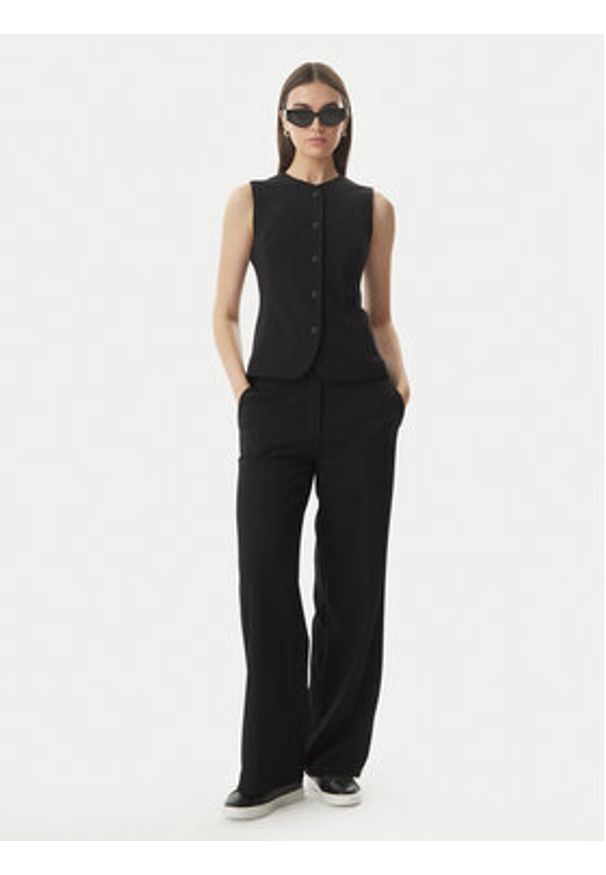 Calvin Klein Kamizelka LV044G414G Czarny Regular Fit. Kolor: czarny. Materiał: syntetyk
