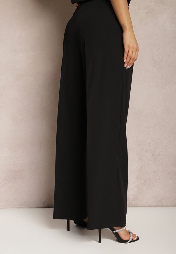 Renee - Czarne Eleganckie Spodnie Garniturowe z Wysokim Stanem Lainiva. Okazja: na imprezę. Stan: podwyższony. Kolor: czarny. Styl: elegancki