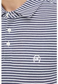 Michael Kors polo bawełniane CU250XZ67E kolor granatowy wzorzysty. Typ kołnierza: polo. Kolor: niebieski. Materiał: bawełna. Długość: krótkie. Wzór: aplikacja #2