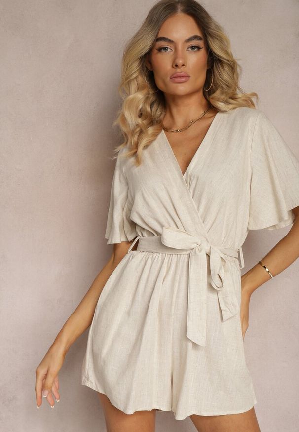 Renee - Beżowy Kopertowy Kombinezon z Bawełny Wiązany w Talii Materiałowym Paskiem Vikly. Okazja: na co dzień. Kolor: beżowy. Materiał: bawełna, materiał. Styl: casual, elegancki
