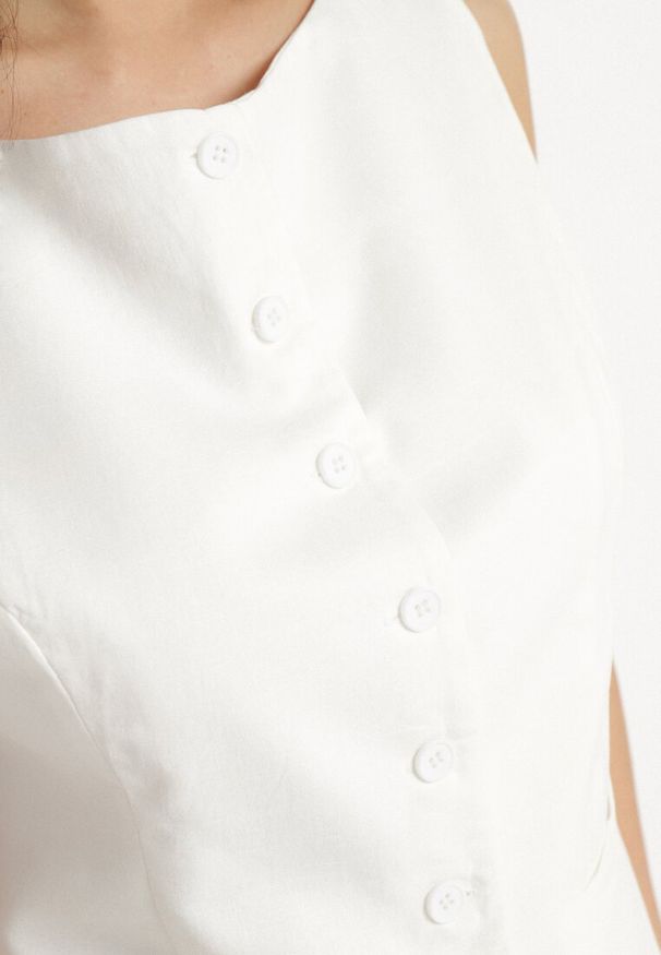 Born2be - Biała Rozpinana Kamizelka z Imitacją Kieszeni Haladiela. Okazja: na co dzień, na spotkanie biznesowe. Kolor: biały. Materiał: jeans. Styl: biznesowy, klasyczny, casual, elegancki