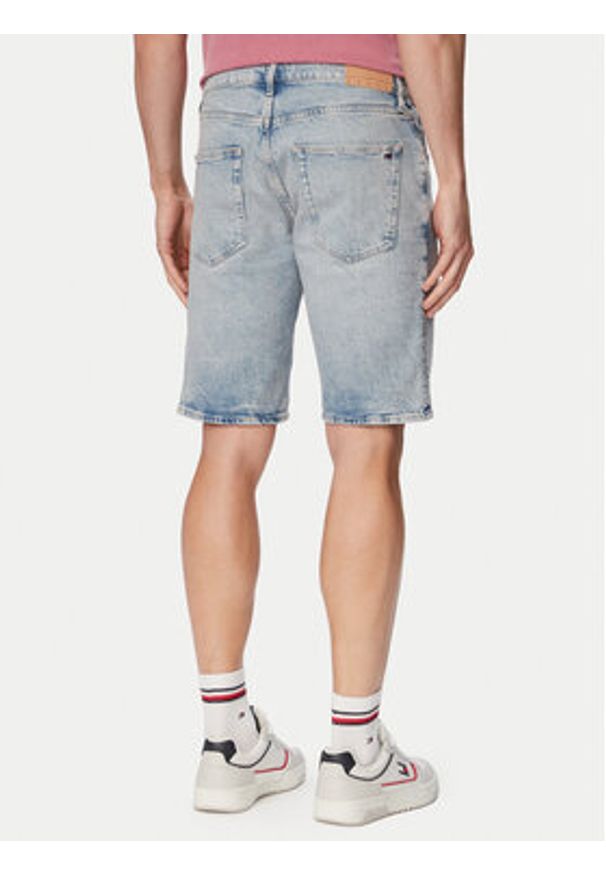 Tommy Jeans Szorty jeansowe Scanton DM0DM22977 Niebieski jasny Slim Fit. Kolor: niebieski. Materiał: bawełna