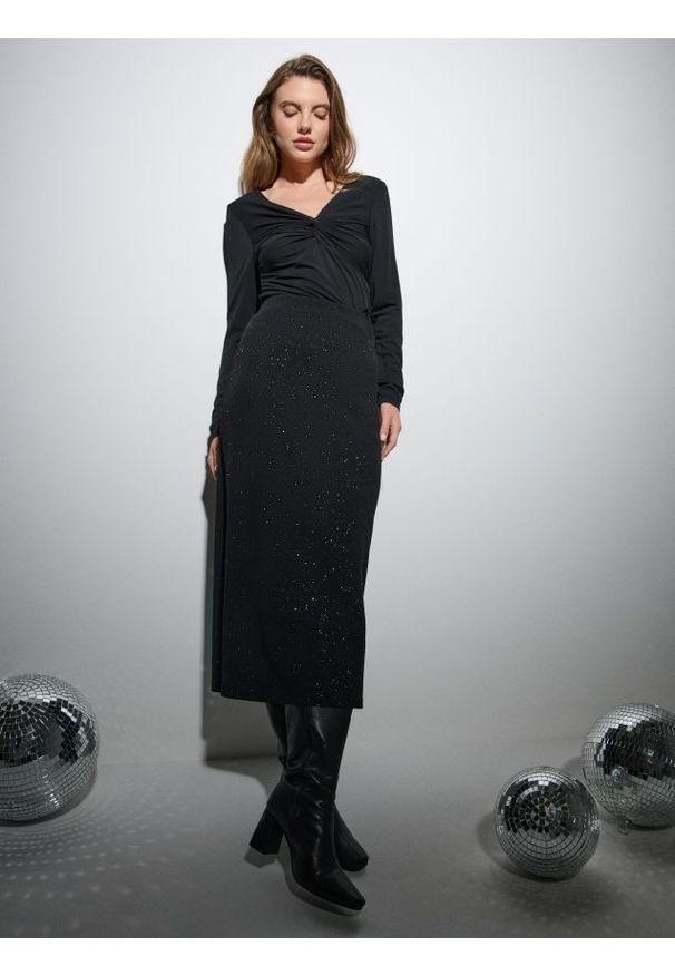 Sinsay - Spódnica midi z połyskiem - czarny. Kolor: czarny