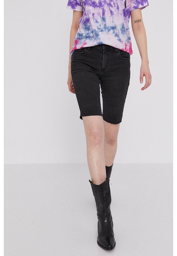 medicine - Medicine - Szorty jeansowe Denim. Okazja: na co dzień. Kolor: czarny. Materiał: jeans, denim. Styl: casual