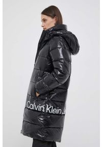 Calvin Klein Jeans kurtka damska kolor czarny zimowa. Kolor: czarny. Materiał: włókno. Sezon: zima