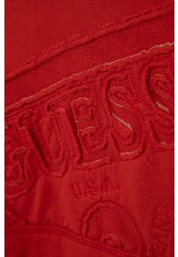 Guess Bluza bawełniana dziecięca kolor czerwony z kapturem z aplikacją. Okazja: na co dzień. Typ kołnierza: kaptur. Kolor: czerwony. Materiał: bawełna. Wzór: aplikacja. Styl: casual