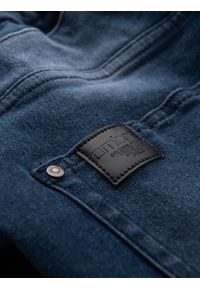 Ombre Clothing - Męskie spodnie jeansowe joggery z przetarciami i zamkami – ciemnoniebieskie V1 - Rozmiar: S. Kolor: niebieski. Materiał: jeans. Styl: retro, klasyczny, rockowy #5