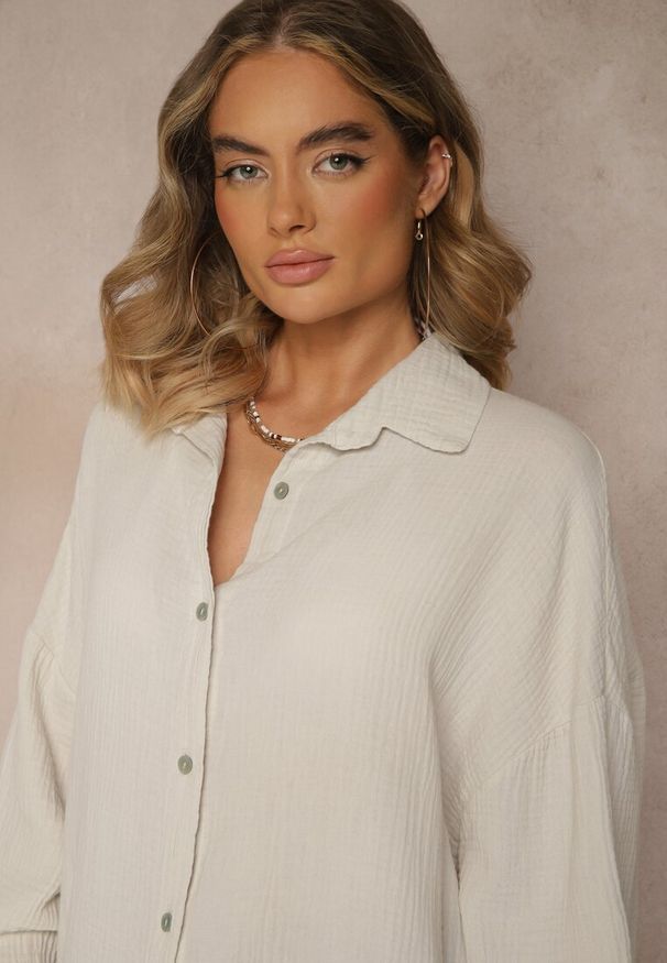 Renee - Jasnobeżowa Muślinowa Koszula z Bawełny Ateloria. Okazja: na co dzień. Kolor: beżowy. Materiał: bawełna. Styl: casual
