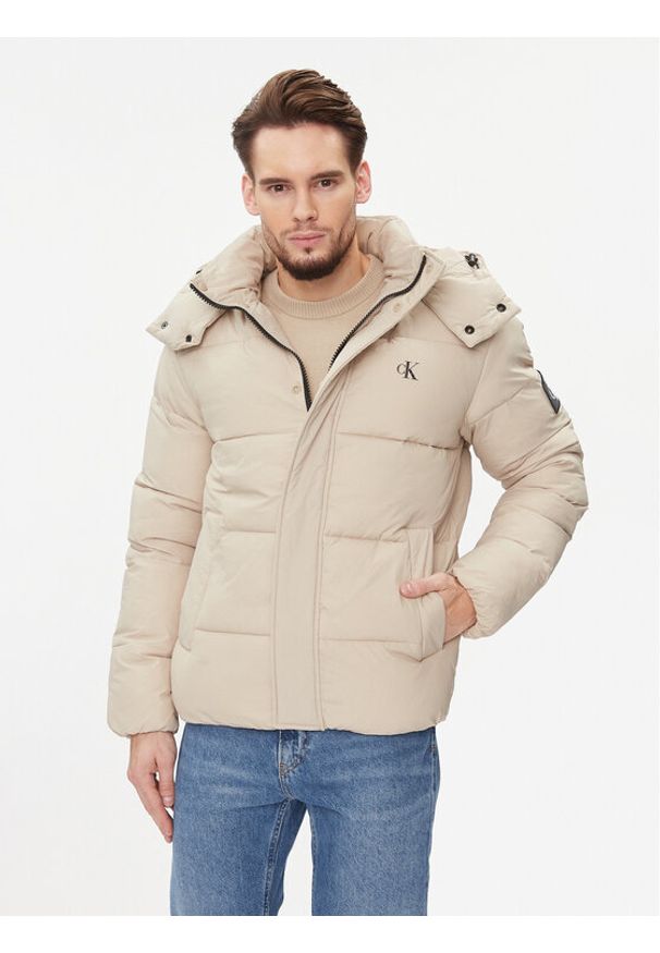 Kurtka puchowa Calvin Klein Jeans. Kolor: beżowy. Materiał: puch