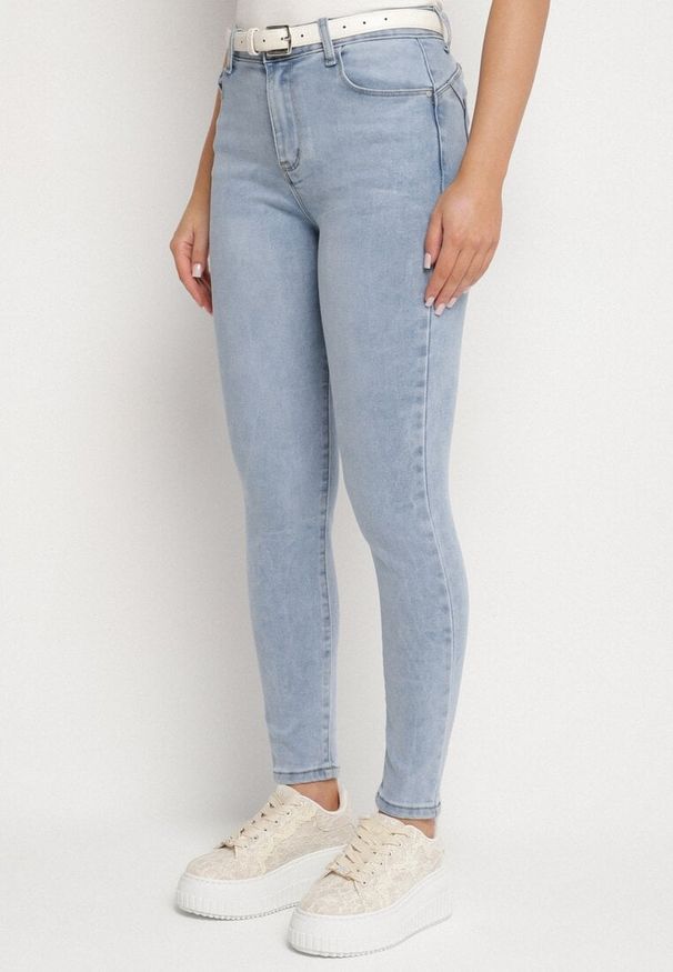 Born2be - Niebieskie Jeansy o Kroju Skinny z Efektem Push Up Taneloria. Okazja: na co dzień. Kolor: niebieski. Styl: casual