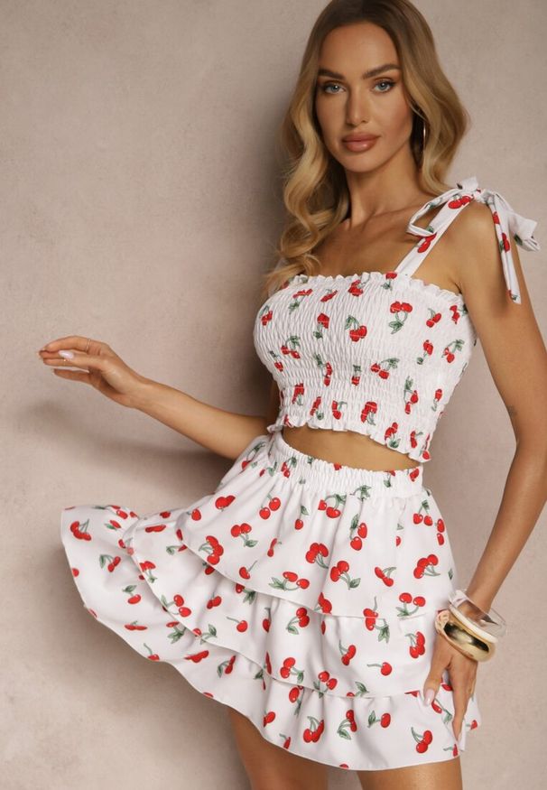 Renee - Biały Komplet Top z Kokardkami i Spódnica w Print z Wisienkami Talitora. Kolor: biały. Wzór: nadruk