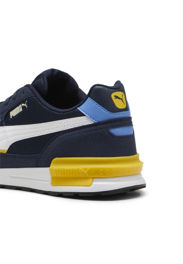 Buty do chodzenia męskie Puma Graviton. Zapięcie: sznurówki. Kolor: wielokolorowy, niebieski, biały, żółty. Materiał: tkanina, guma, materiał, syntetyk. Szerokość cholewki: normalna. Sport: turystyka piesza