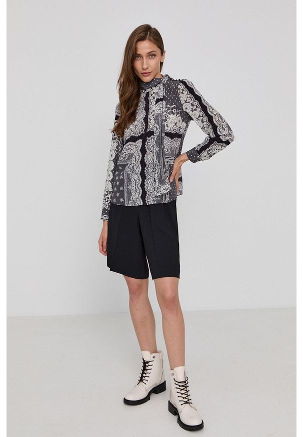 Red Valentino - Bluzka. Okazja: na co dzień. Kolor: czarny. Materiał: tkanina. Długość rękawa: długi rękaw. Długość: krótkie. Styl: casual
