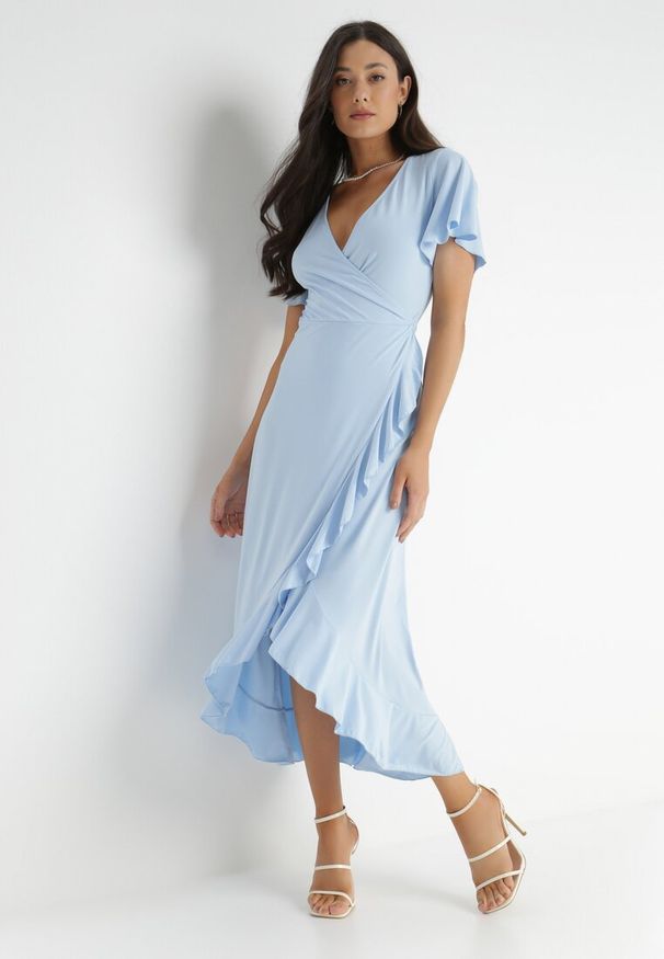 Born2be - Jasnoniebieska Sukienka Aediala. Okazja: na co dzień, na randkę, na imprezę. Kolor: niebieski. Materiał: wiskoza, tkanina. Długość rękawa: krótki rękaw. Typ sukienki: kopertowe. Styl: casual. Długość: midi