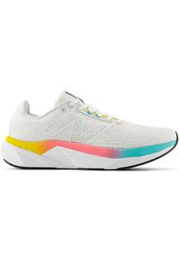 Buty męskie New Balance FuelCell Propel v5 MFCPRLC5 – białe. Okazja: na co dzień. Kolor: biały. Materiał: guma, materiał, syntetyk. Szerokość cholewki: normalna. Sport: bieganie, fitness