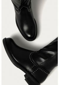 Answear Lab - Kozaki. Nosek buta: okrągły. Kolor: czarny. Materiał: guma. Szerokość cholewki: normalna. Wzór: aplikacja. Styl: wakacyjny #3