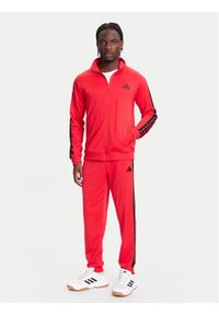 Adidas - adidas Dres Basic 3-Stripes JI8852 Czerwony Regular Fit. Kolor: czerwony. Materiał: syntetyk #1