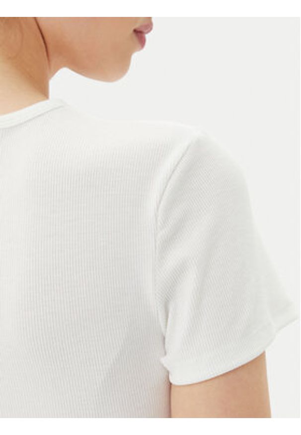 only - ONLY T-Shirt Daniella 15350554 Biały Slim Fit. Kolor: biały. Materiał: wiskoza