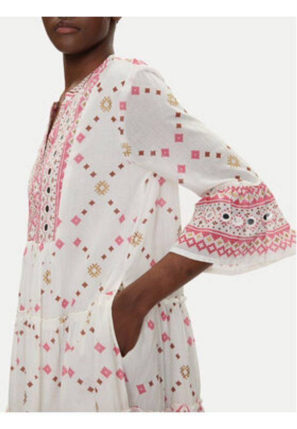 Iconique Sukienka letnia IC25-037 Biały Relaxed Fit. Kolor: biały. Materiał: bawełna. Sezon: lato