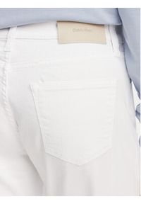 Calvin Klein Jeansy K20K208261 Biały Slim Fit. Kolor: biały