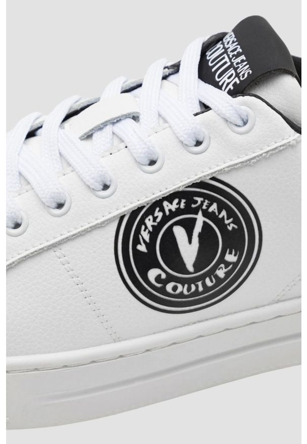Versace Jeans Couture - VERSACE JEANS COUTURE Białe sneakersy męskie Fondo Court 88 DIS. SK1. Kolor: biały
