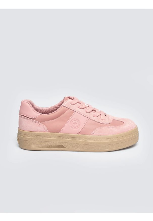 Big-Star - Sneakersy damskie z dodatkiem skóry naturalnej różowe TT274196 601. Nosek buta: okrągły. Zapięcie: sznurówki. Kolor: różowy. Materiał: skóra. Sport: turystyka piesza
