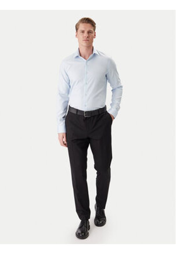 Calvin Klein Koszula LV019EU090 Niebieski Slim Fit. Kolor: niebieski. Materiał: bawełna
