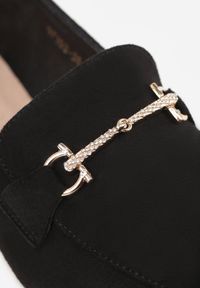 Born2be - Czarne Mokasyny Vices z Noskiem w Szpic i Metaliczną Aplikacją Rilemise. Okazja: do pracy, na spotkanie biznesowe. Kolor: czarny. Materiał: skóra. Wzór: aplikacja. Styl: klasyczny, biznesowy, elegancki #5