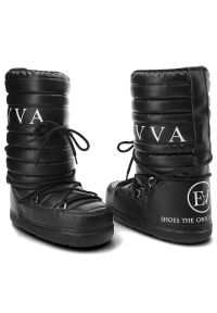 Czarne Śniegowce Donna Fabiani Damskie Zimowe Buty. Okazja: na spacer. Zapięcie: bez zapięcia. Kolor: czarny. Materiał: syntetyk, futro, skóra ekologiczna. Szerokość cholewki: normalna. Wzór: nadruk. Sezon: zima. Styl: elegancki #3