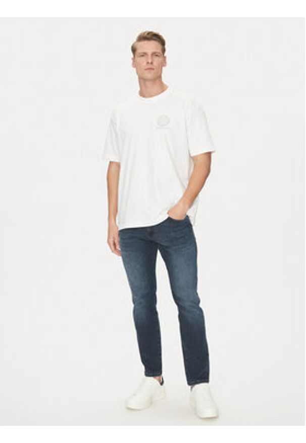 Guess Jeans T-Shirt M5GI56 K8FQ4 Biały Regular Fit. Kolor: biały. Materiał: bawełna