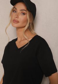 Renee - Czarny T-shirt z Bawełny z Dekoltem w Serek Tanirea. Okazja: na co dzień. Typ kołnierza: dekolt w serek. Kolor: czarny. Materiał: bawełna. Styl: casual #3