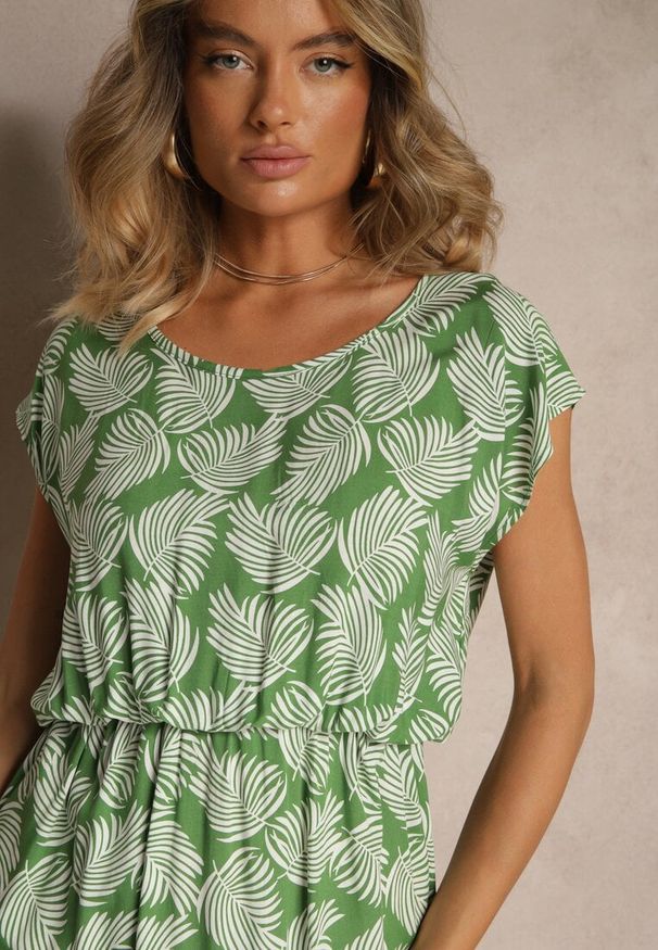 Renee - Zielona Rozkloszowana Sukienka na Krótki Rękaw z Gumką w Talii Milenea. Okazja: na co dzień. Kolor: zielony. Materiał: jeans. Długość rękawa: krótki rękaw. Styl: casual, elegancki